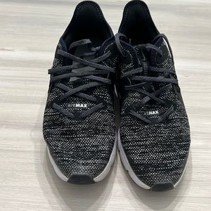 EUC Nikes only worn a few times!